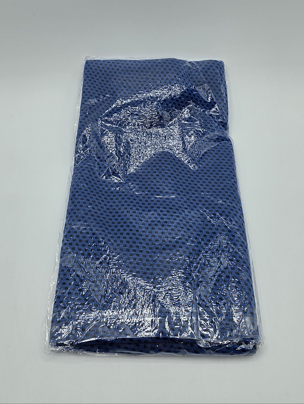 Cooling Mesh Dark Blue Sports Towel - Picture 5 of 6